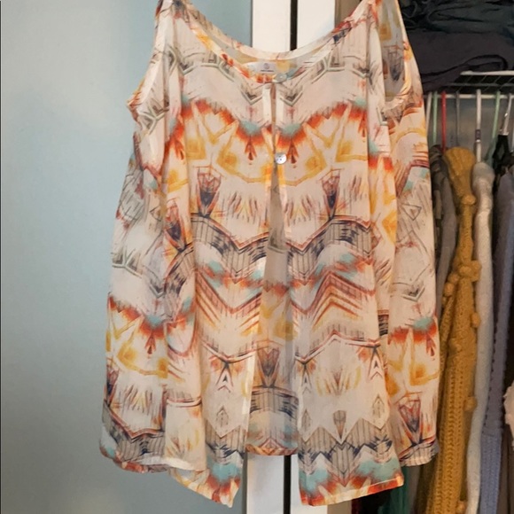 Flowy patterned top - Picture 2 of 3